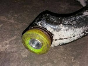 Sajlentblok poliuretanovyj rychaga perednego KIA 54550-2P000, 54551-2B000
